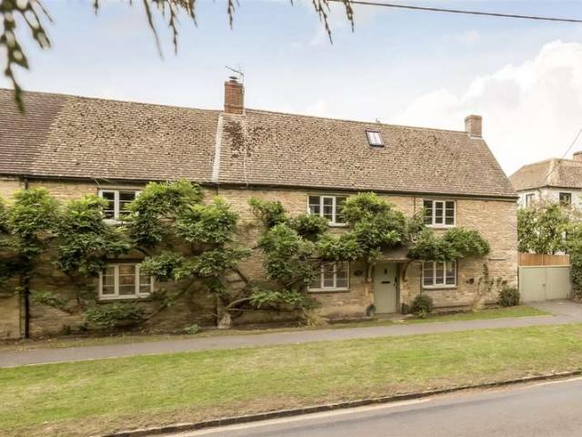 5 Bedroom Cottage House