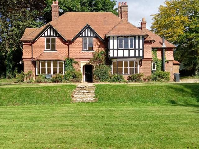 5 bedroom country house to rent