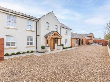 4 bedroom country house for sale