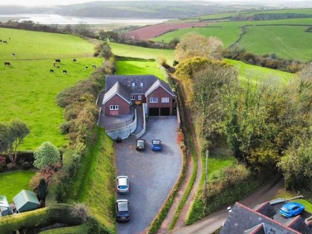 5 bedroom country house for sale