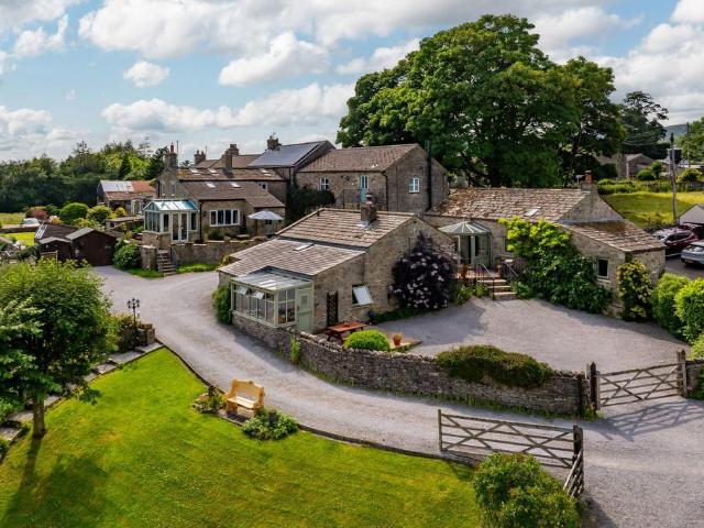 10 bedroom country house for sale
