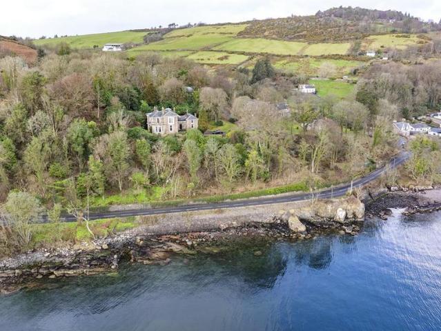5 bedroom country house for sale