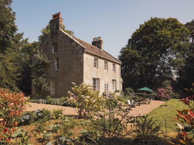 6 bedroom country house for sale