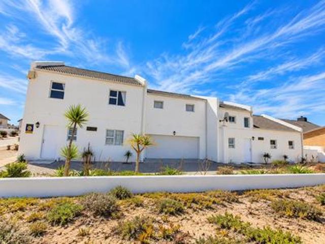 5 bedroom coastal home – dwarskersbos