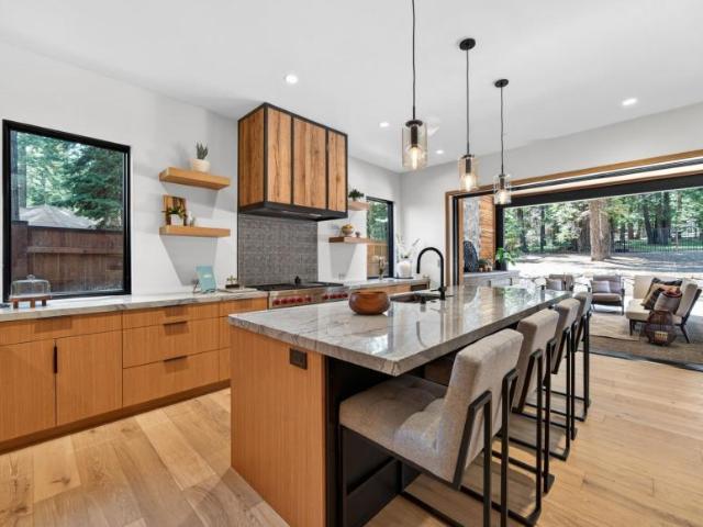 5 bedroom, CA CA 102579051