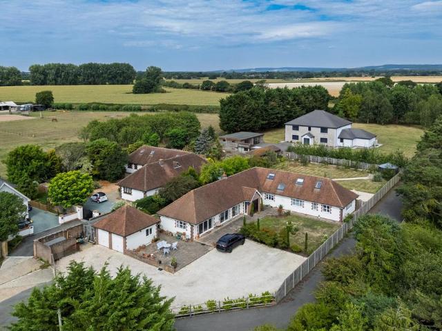 5 bedroom chalet for sale