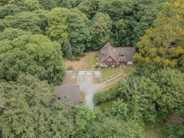 5 bedroom chalet for sale