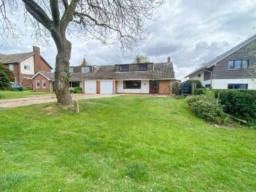 5 bedroom link detached house for sale