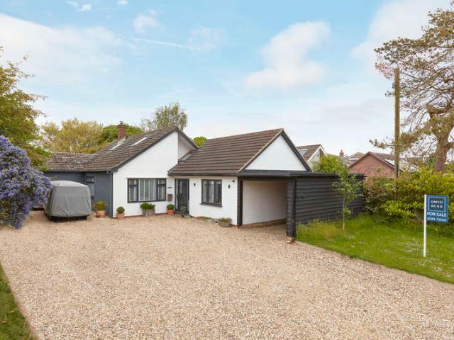 5 Bedroom Chalet House