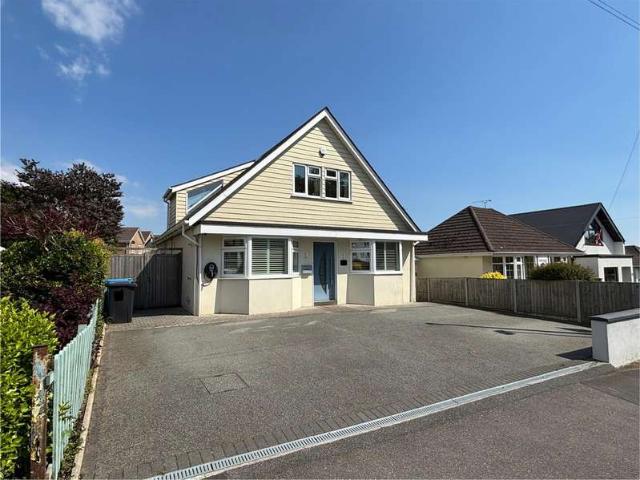 5 Bedroom Detached House