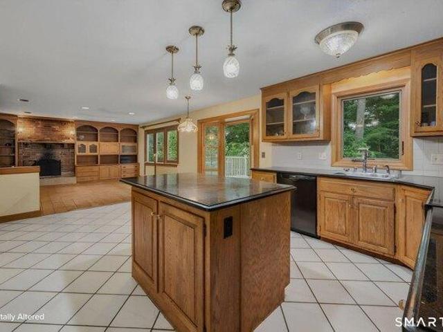 5 bedroom, Clinton CT 06413 105493536