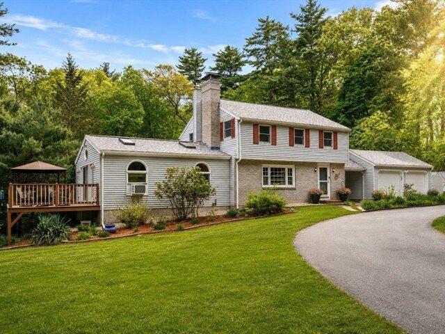 5 bedroom, Amesbury MA 01913 104406004