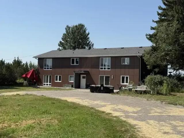 5 Bedroom Apartment Calgary AB 104753943