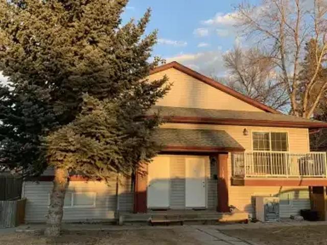 5 Bedroom Apartment Calgary AB 105923513
