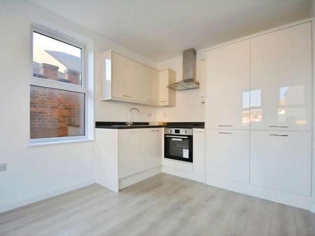 5 Bedroom Apartment Flat