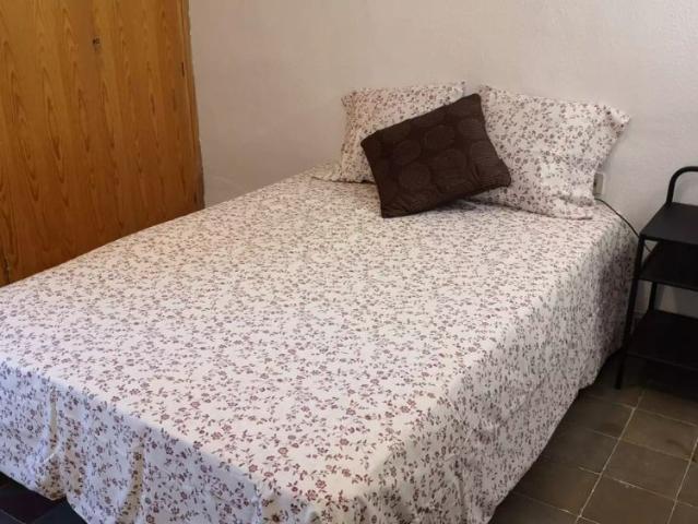5 bedroom apartment for rent in Murcia, no elevator