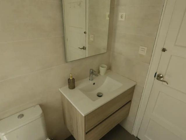 5 bedroom apartment for rent in Indautxu, bills included