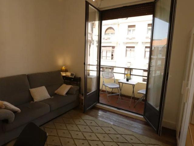 5 bedroom apartment for rent in Indautxu, bills included