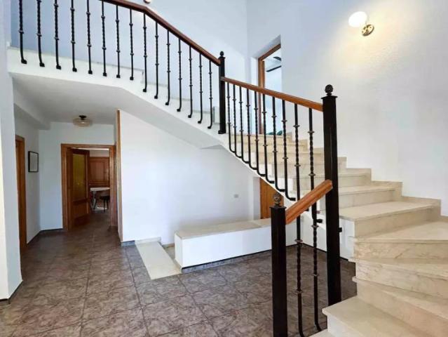 5 bedroom apartment for rent in La Pobla de Vallbona, Valencia
