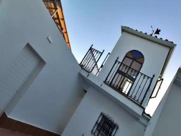 5 bedroom apartment for rent in Sanlúcar la Mayor, bills included