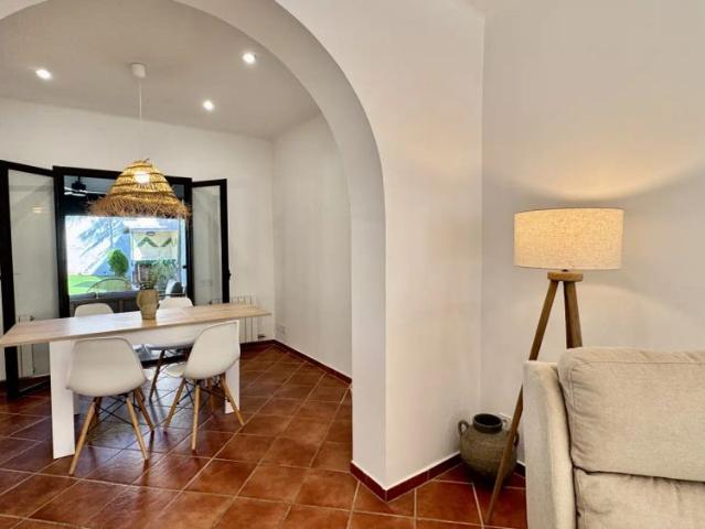 5 bedroom apartment for rent in Sant Vicenç de Montalt, bills included