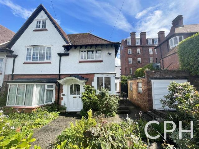 5 bedroom apartment for sale