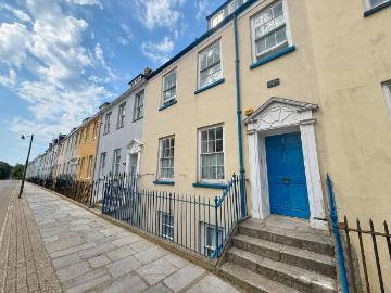 5 bedroom apartment for sale