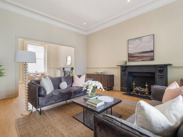 5 bedroom apartment for sale