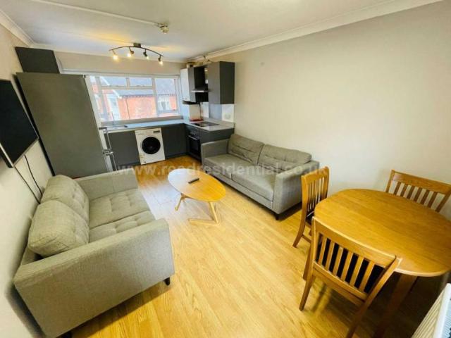 5 Bedroom Apartment Lenton East Midlands 98286186