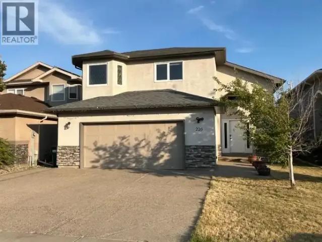 5 Bedroom Apartment Lethbridge AB 105345068
