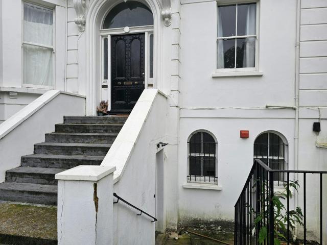 5 Bedroom Apartment London London 83756536