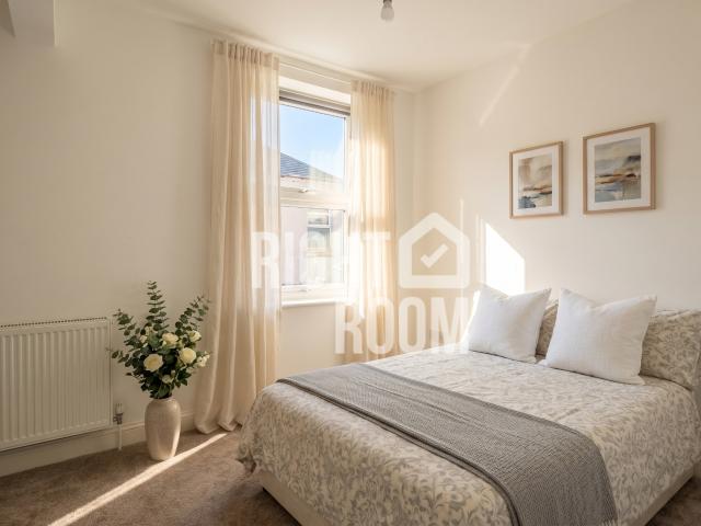 5 bedroom Apartment to let 5 Bed Flat, Albert Road, Southsea PO5