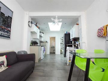 5 bedroom apartment to rent