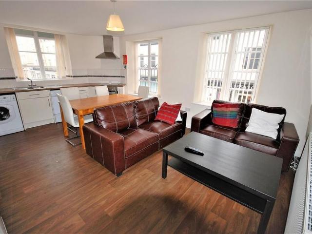 5 bedroom apartment to rent