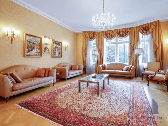 5 bedroom apartment to rent