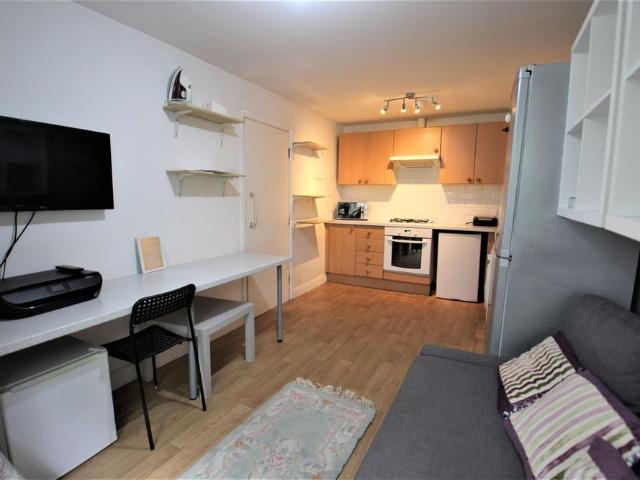 5 bedroom apartment to rent