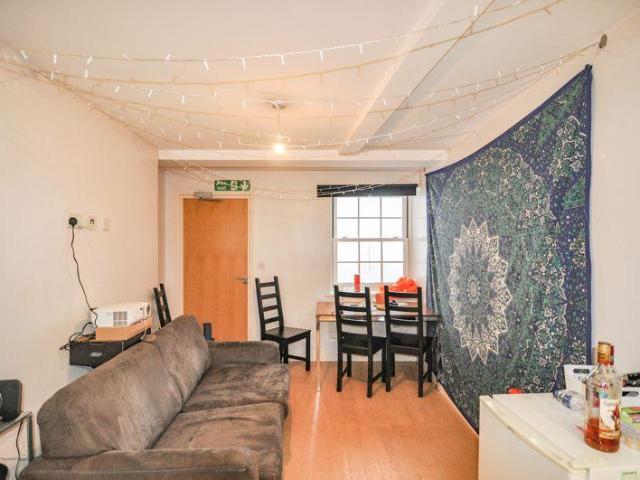 5 bedroom apartment to rent