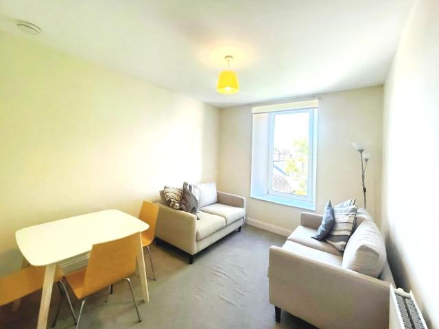 5 bedroom apartment to rent