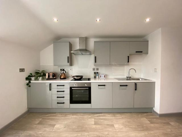 5 bedroom apartment to rent