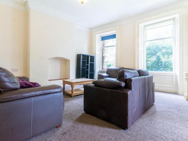 5 bedroom apartment to rent