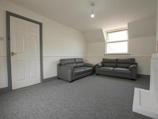 5 bedroom apartment to rent