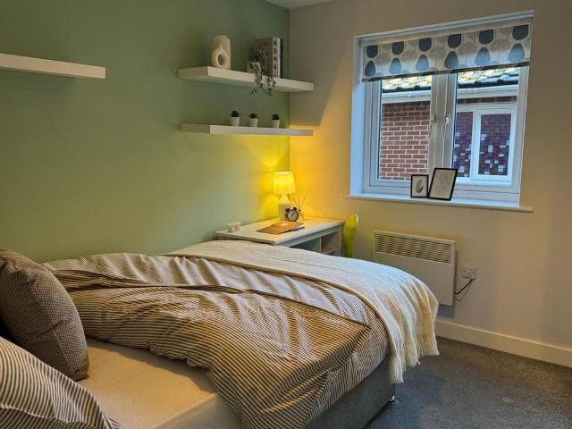 5 bedroom apartment to rent
