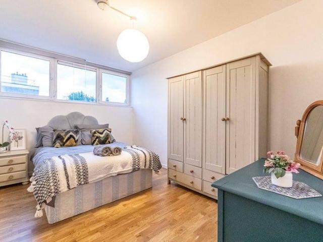 5 Bedroom Apartment with Balcony N1