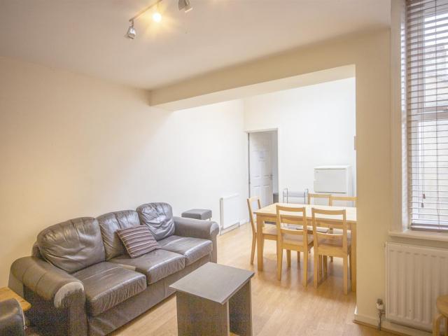 5 Bedroom Apartment