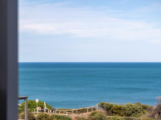 5 bedroom Architectural Home Uninterrupted Picturesque Views