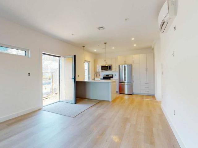 5 bedroom, Boston MA 02119 98395900