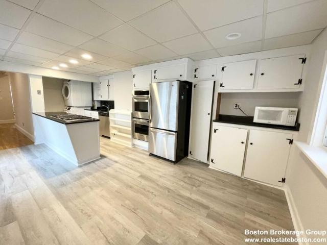 5 bedroom, Boston MA 02127 LS98395369