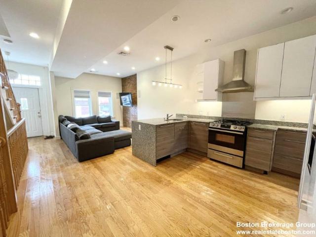 5 bedroom, Boston MA 02127 LS98396492