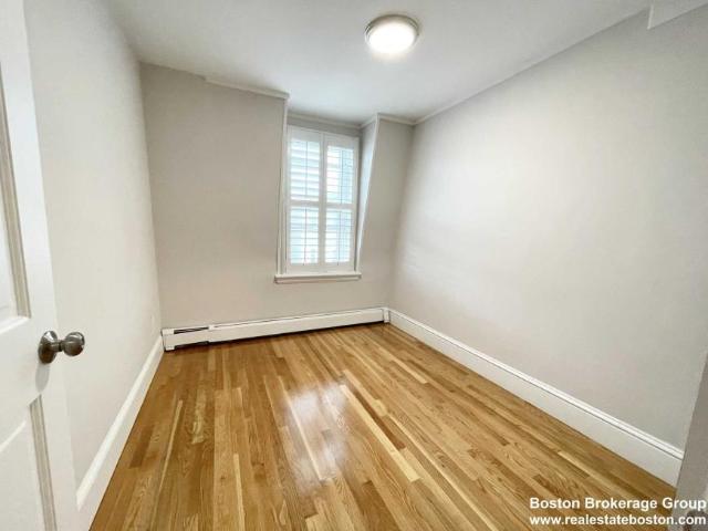 5 bedroom, Boston MA 02127 LS98396534