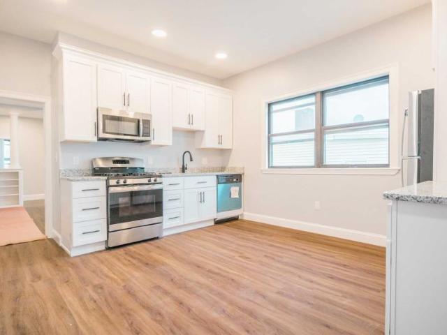 5 bedroom, Boston MA 02128 LS98395152
